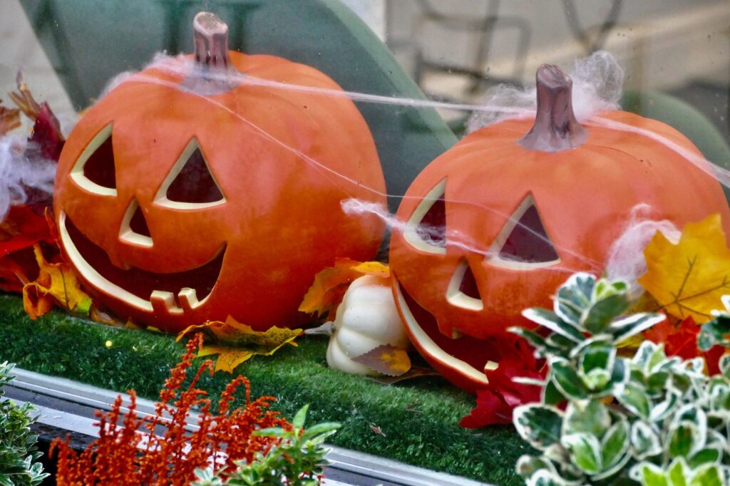 Trick or treat? În portocaliu şi negru, începe sărbătoarea de Halloween