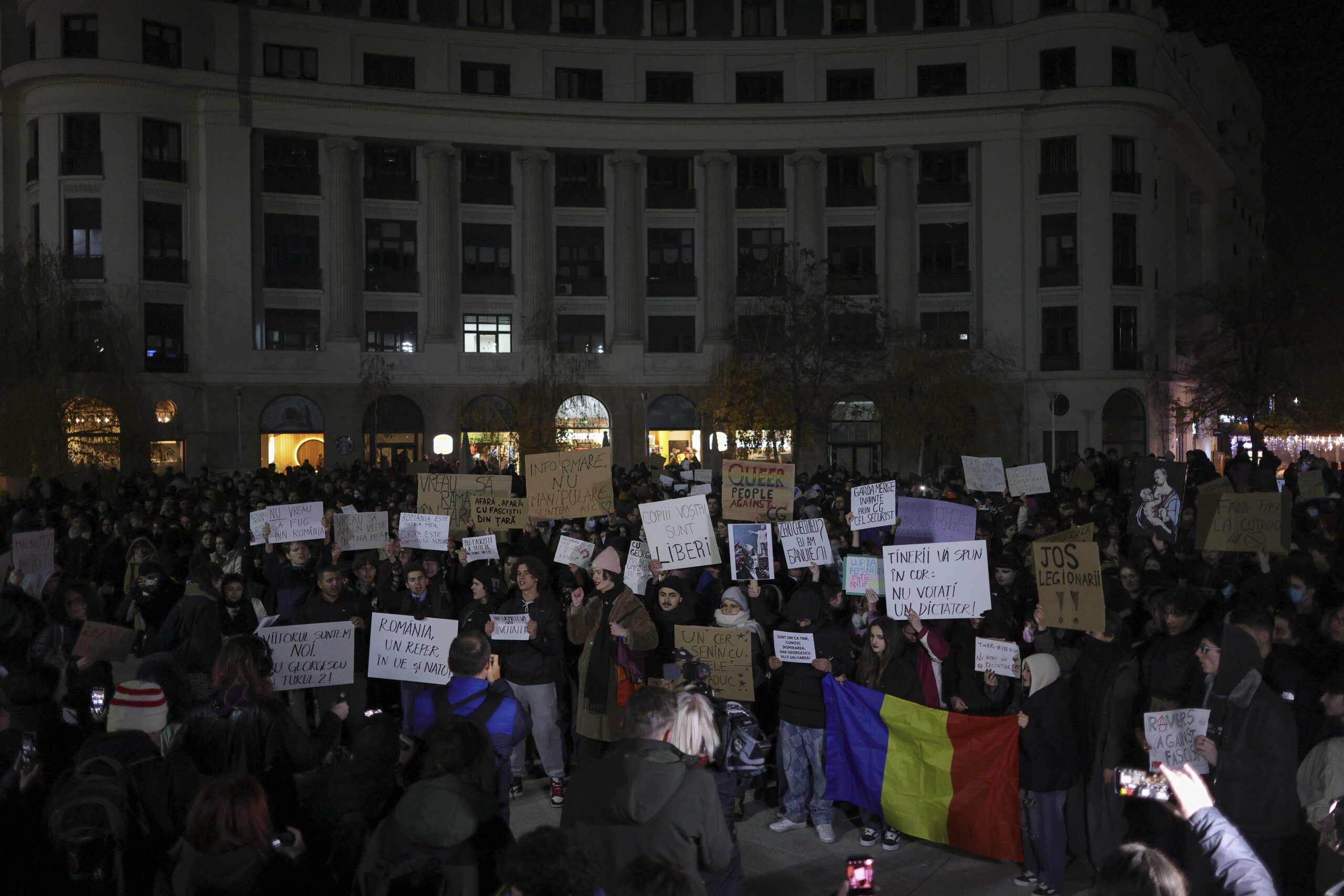 Protest față de Călin Georgescu. Sursa foto: Inquam Photos / Octav Ganea