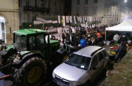 Protest al fermierilor francezi față de acordul de liber schimb cu Mercosur. Sursa foto: Profimedia Images