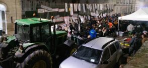 Protest al fermierilor francezi față de acordul de liber schimb cu Mercosur. Sursa foto: Profimedia Images