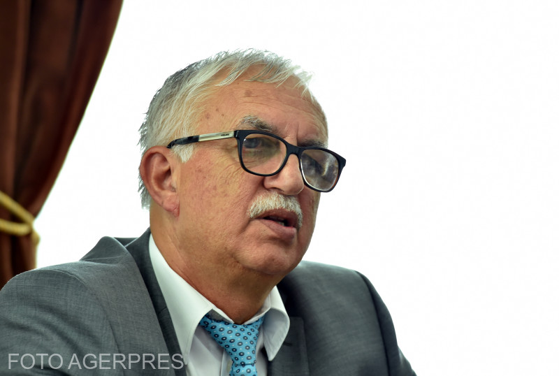 Augustin Zegrean, despre legea salarizării: „Acest guvern nu mai poate să facă legi. CCR poate interveni doar după adoptarea legii, nu în faza de intenție”