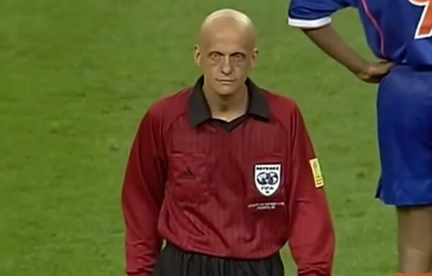 Arbitrul italian Pierluigi Collina / captura video