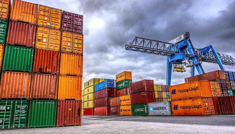 Containere cu mărfuri, în vamă / Pixabay