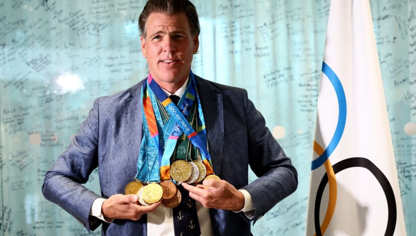 Replici ale medaliilor distruse de flăcări pentru un multiplu campion olimpic