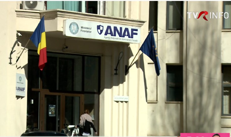 Inspectorul ANAF prins în flagrant când lua mită și o femeie de afaceri au fost reținuți