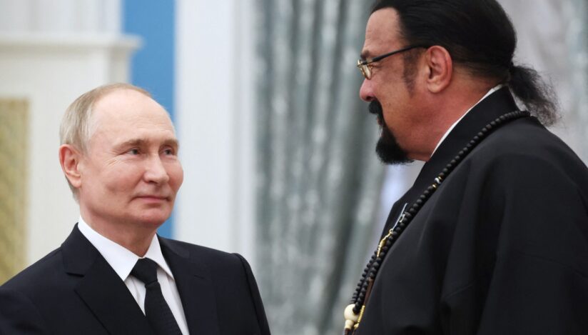 Emir Kusturica şi Steven Seagal, printre invitaţi la parada militară din Piaţa Roşie. Seagal declara: „Aş muri pentru Putin”