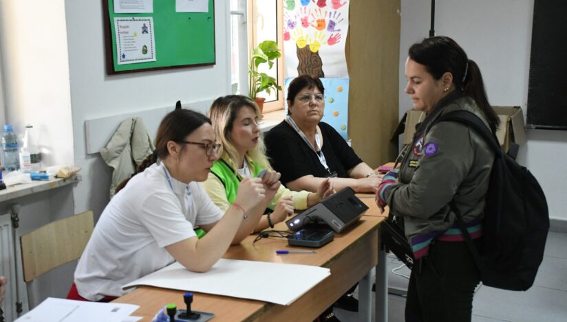 Albanezii votează în alegerile legislative, considerate un test pe drumul spre aderarea la UE