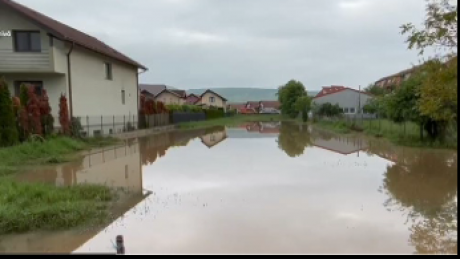 Cod roșu de inundații până luni dimineață, pe râuri din Moldova