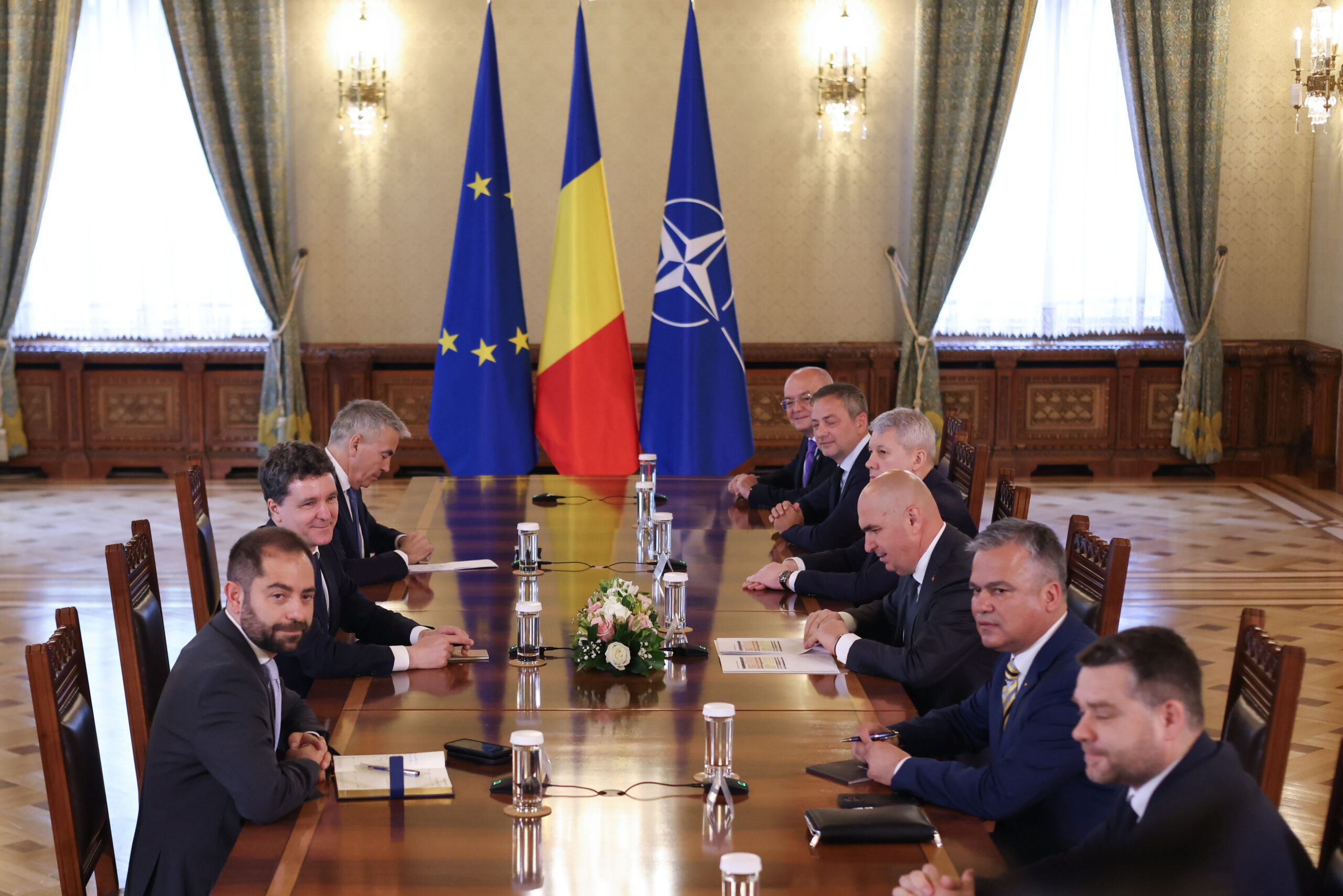 Surse: Liderii partidelor se întâlnesc cu președintele Nicușor Dan la ora 17.00