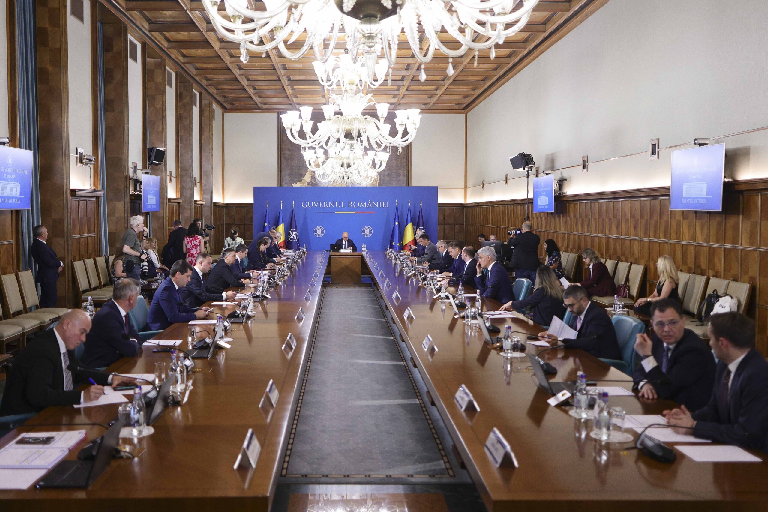 Tensiuni în coaliție pe tema investițiilor: PSD amenință cu retragerea, PNL cere explicații pentru fondurile blocate