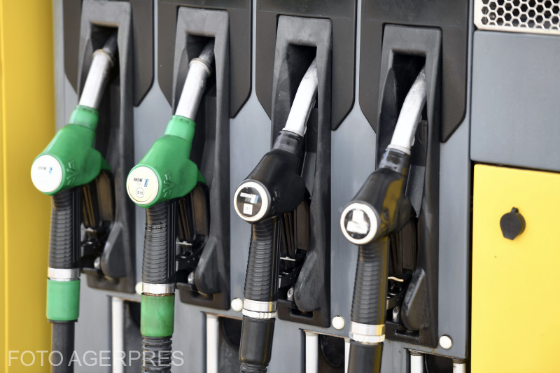 Carburanții s-au scumpit. Cozi uriașe la benzinării în toată țara înainte de creșterea prețului