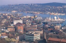 Diplomată româncă agresată la Vladivostok. Imagini difuzate în presa locală arată că a fost o țintă din momentul sosirii