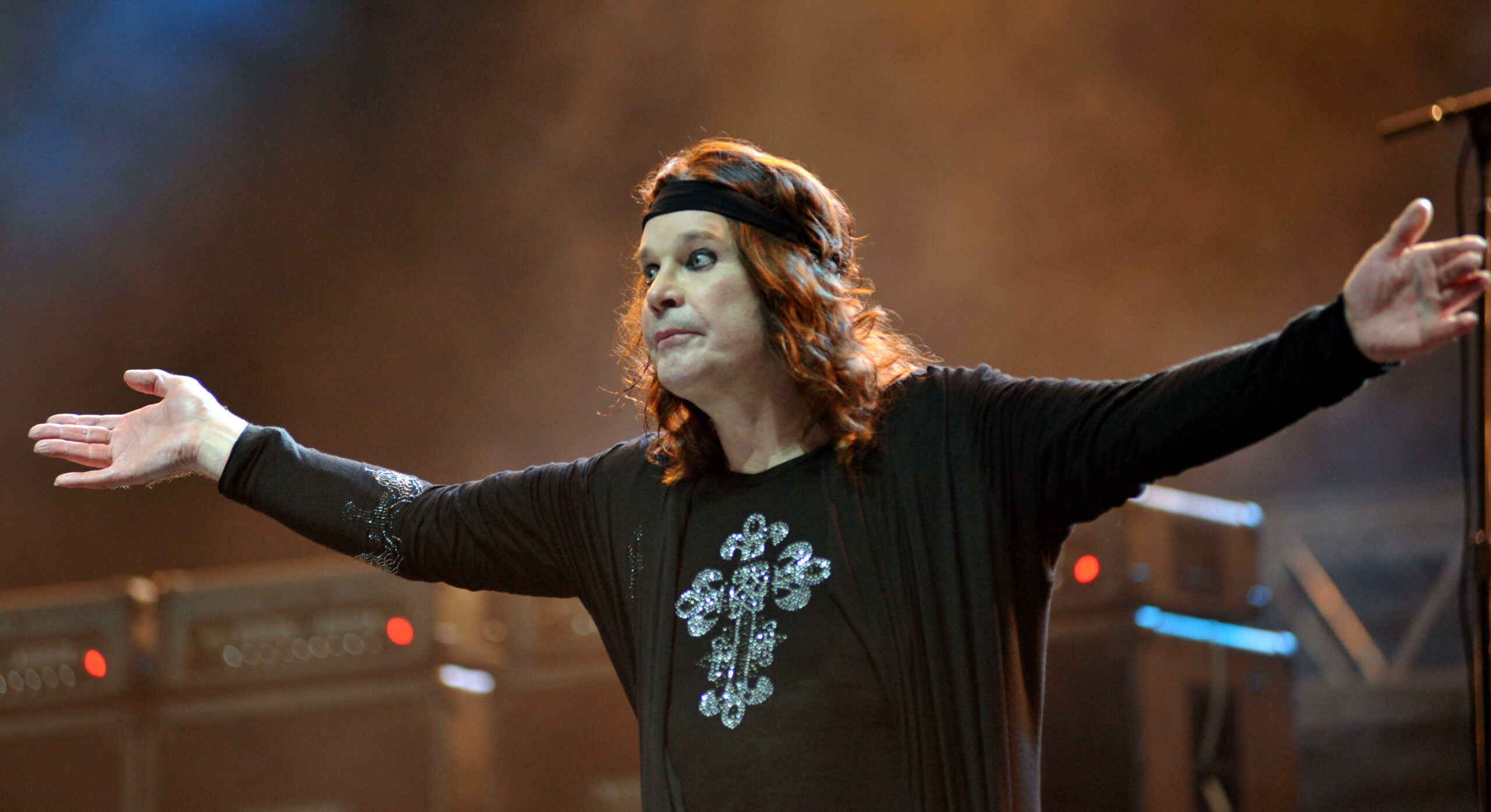 Ceremonie de rămas bun în prezența a mii de fani ai lui Ozzy Osbourne, la Birmingham, orașul său natal, în care va fi înmormântat