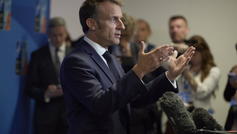 Emmanuel Macron: A cere aliaților europeni să cheltuiască mai mult pentru apărare în plin război comercial e o aberație