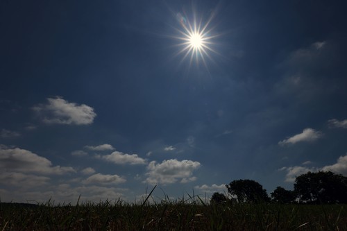 Avertizări meteo actualizate | Arii mai mici pentru codurile portocaliu și galben de caniculă. Instabilitate atmosferică în Carpații Meridionali