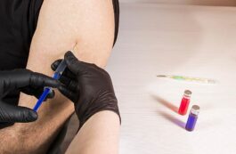 Vaccinul anti-HPV, gratuit pentru tinerii până în 26 de ani, începând de astăzi. Care sunt beneficiile