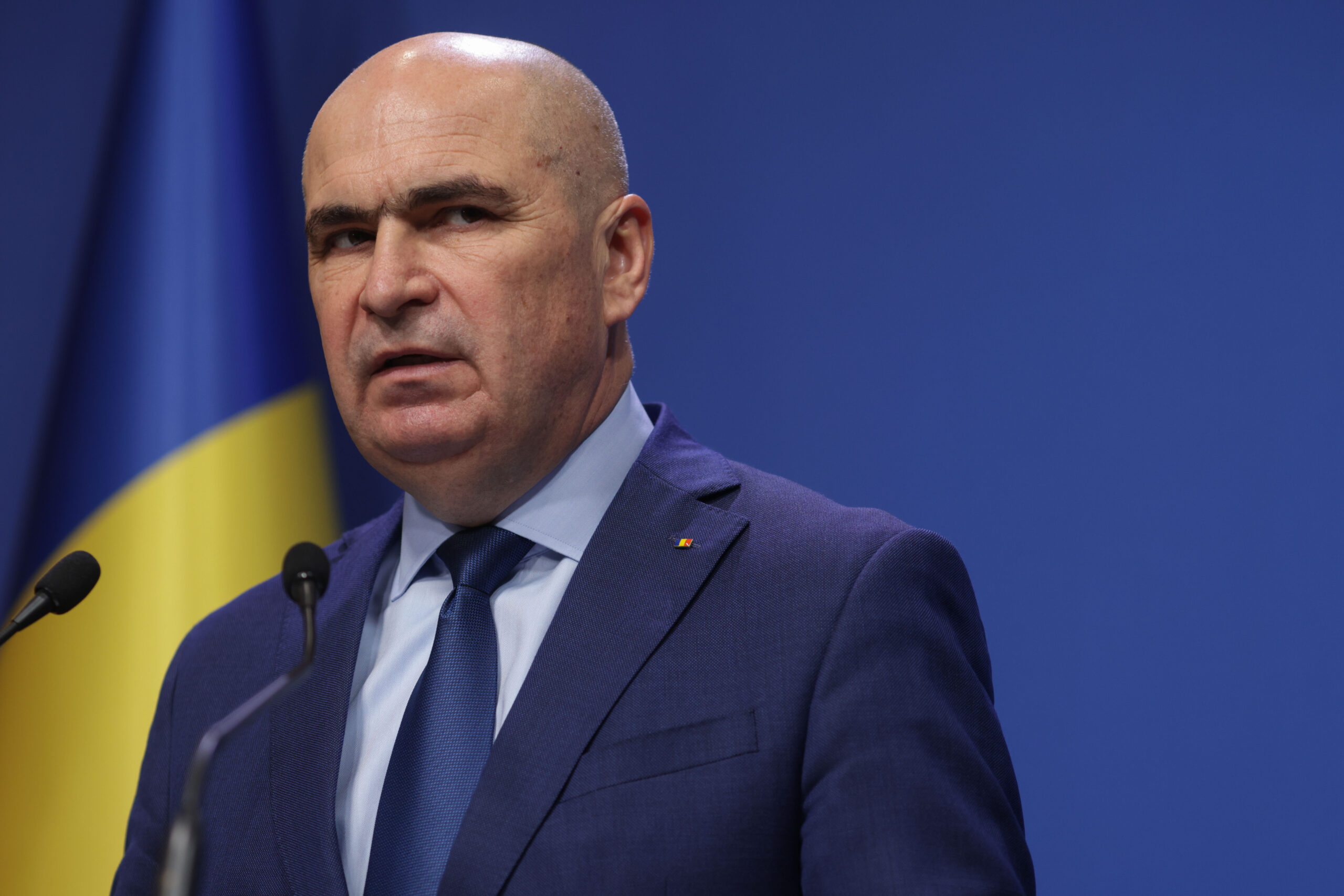 Premierul Bolojan cere tuturor miniștrilor să-și publice declarațiile de avere și de interese