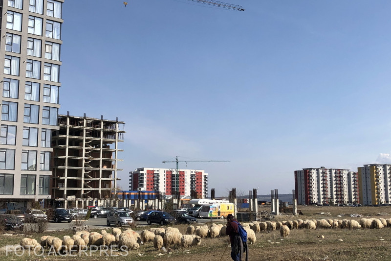 Paradox românesc: Locuințele costă tot mai mult, dar prețul real scade
