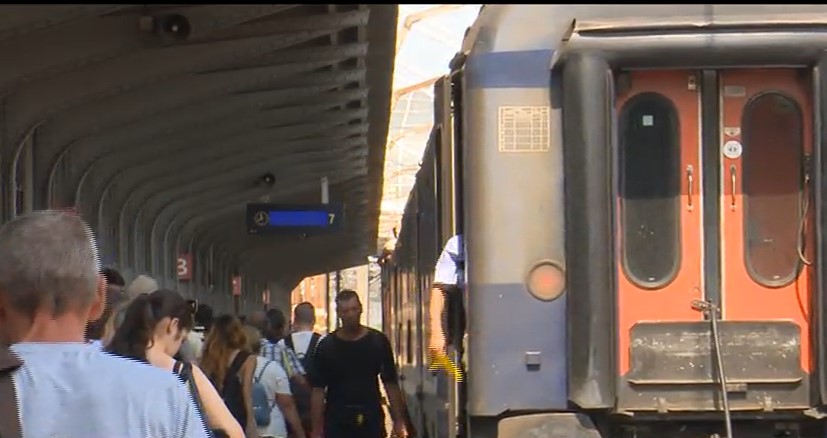 Trenurile CFR pierd tot mai mulţi călători. Întârzierile mari, preţul  biletelor şi condiţiile din vagoane sunt câteva dintre motive | Site-ul de  stiri al TVR