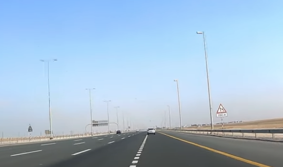 Autostradă muzicală care redă „Oda bucuriei”, la o viteză constantă de aproximativ 100 km/oră, inaugurată în Emiratele Arabe Unite
