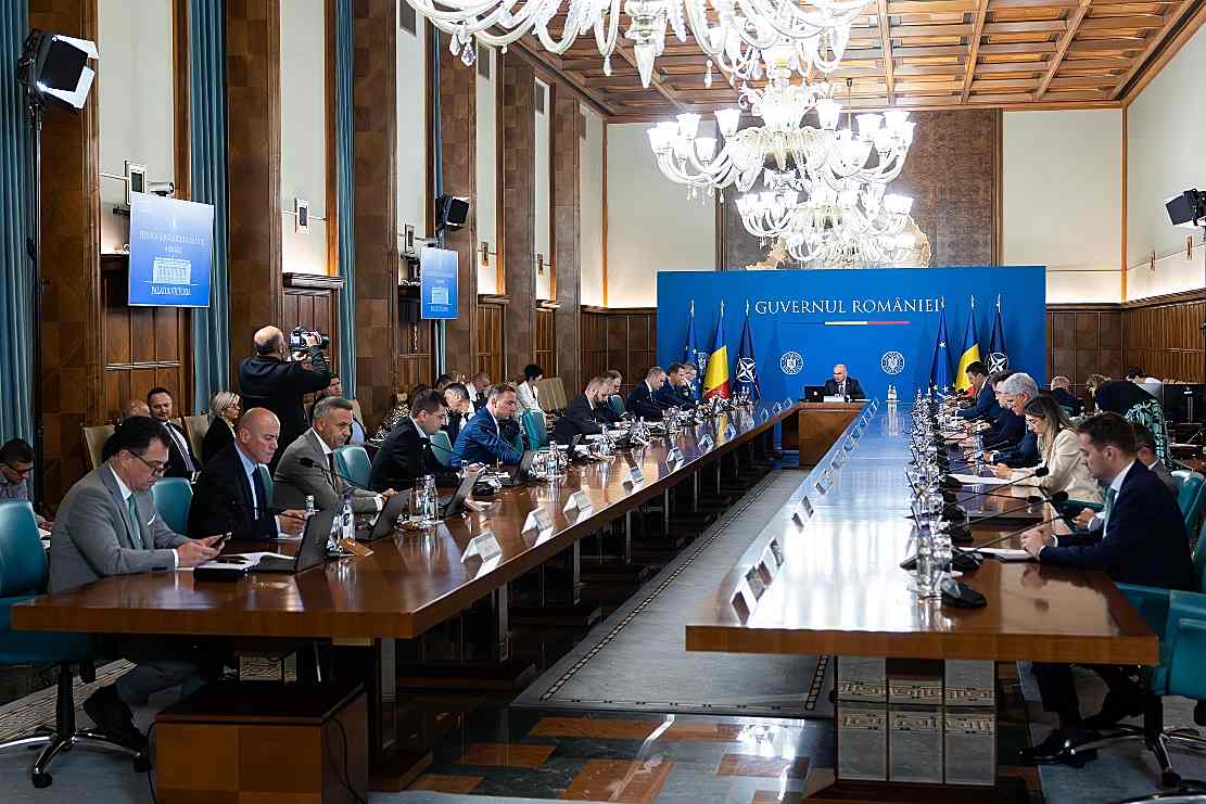 Ședință a coaliției, la Guvern. Discuții privind reforma pensiilor magistraților și cea a administrației publice