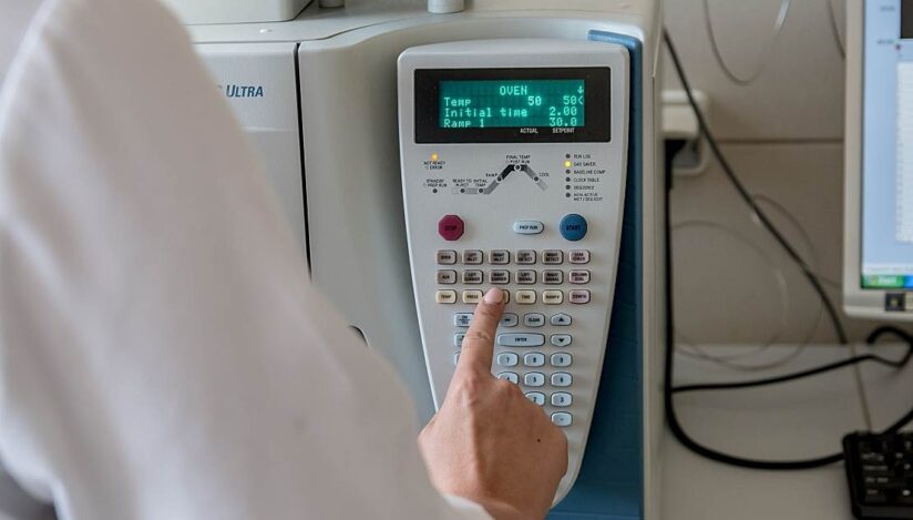 O aplicaţie AI poate detecta probleme cardiace structurale pornind de la simple examene ECG