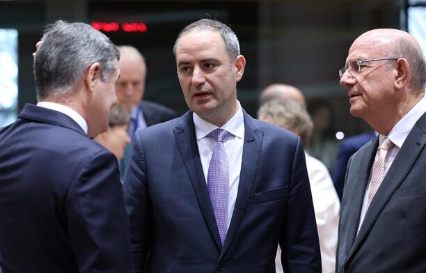 Alexandru Nazare, ministrul Finanţelor, la ECOFIN / Facebook, Alexandru Nazare