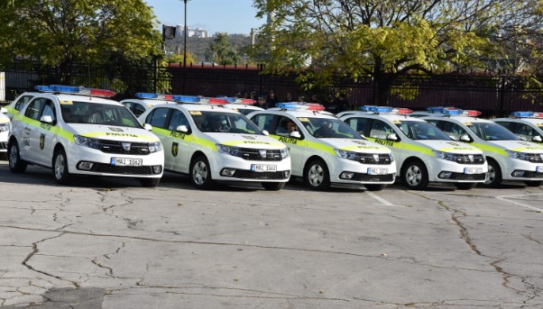 Fabrici clandestine de țigări în mai multe țări din UE, coordonate din Republica Moldova. Capul rețelei a fost reținut