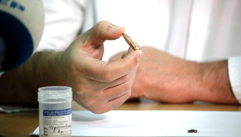 Reportaj BBC: „Mi-au scos schijele din inimă” – Un dispozitiv magnetic schimbă medicina pe frontul din Ucraina