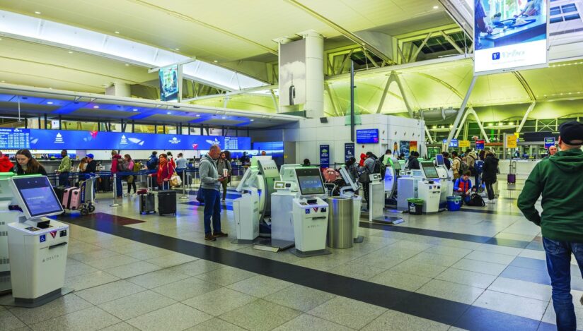 Turiştii care intră în Statele Unite, prin aeroporturi, nu vor mai trebui să se descalţe