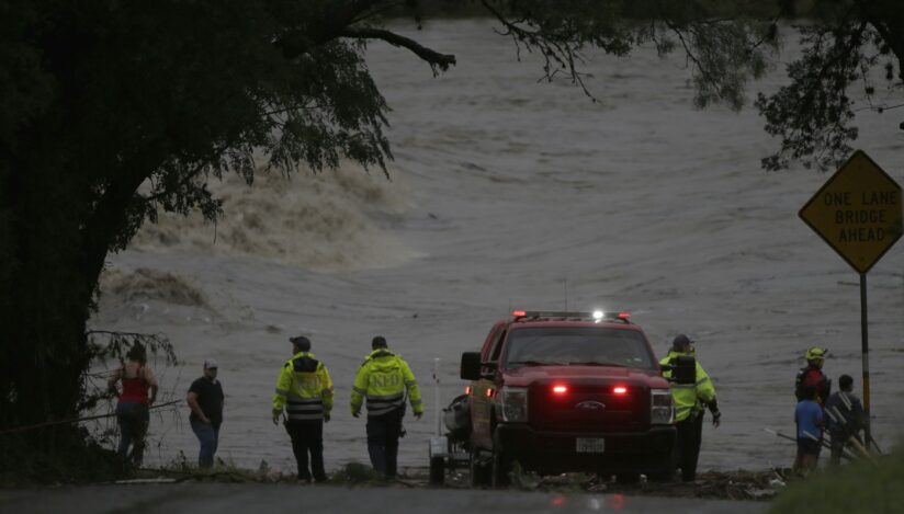 Trump afirmă că Texasul ar fi trebuit să aibă clopote pentru alerta împotriva inundaţiilor
