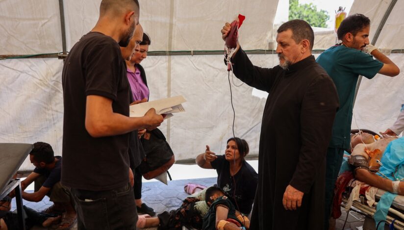 Armata israeliană a lovit cu o rachetă balistică biserica parohială catolică din Gaza