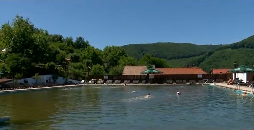 La Praid s-a redeschis ștrandul cu apă sărată. Localnicii speră că ...