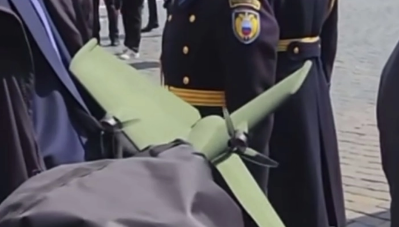 VIDEO. Vladimir Putin, apărat de dronele ucrainene cu o armă secretă