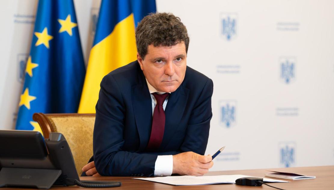 Nicușor Dan sesizează la CCR legea privind utilizarea plajei Mării Negre