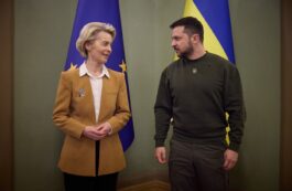 Poliţia rusă a reţinut circa 70 de membri ai unei secte religioase proucrainene din Sankt Petersburg care se rugau pentru Zelenski