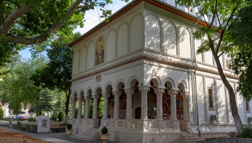 Icoana făcătoare de minuni a Maicii Domnului de la mănăstirea Glavacioc va fi adusă la biserica brâncovenească Sfântul Gheorghe-Nou