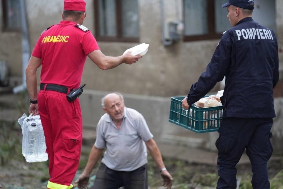 Ziua Pompierilor din România. Departamentul pentru Situații de Urgență: Indiferent că acţionează pe teritoriul ţării sau în misiuni internaţionale, ei reprezintă o forţă de încredere