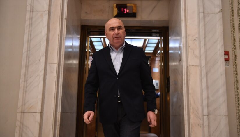 Bolojan la Digi FM, despre Predoiu: Dacă la fiecare lucru care se întâmplă, unde responsabilitatea este difuză, identificăm niște oameni ca să-i schimbăm din funcție, nu am făcut nimic