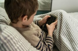 Cătălin Predoiu: Nu sunt pentru interdicţii, nici în ce priveşte accesul minorilor la conţinut online. Nu rezolvă problema de fond