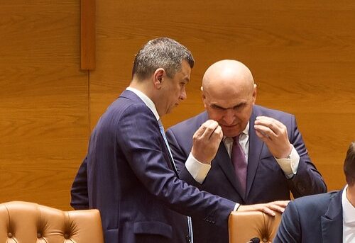 Poziții diferite cu privire la recesiunea tehnică. Grindeanu atacă austeritatea, Bolojan vorbeşte despre „costul necesar”