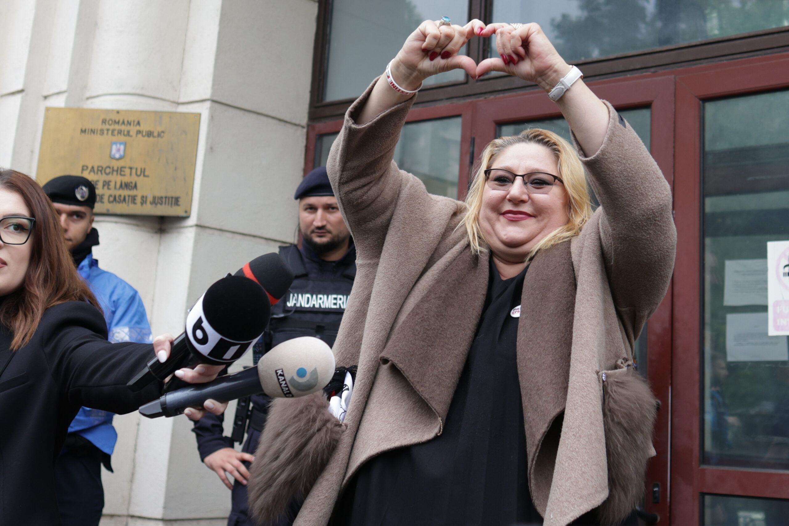 Diana Șoșoacă anunță că începe demersul pentru destituirea lui Nicușor Dan