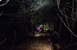 O femeie a murit după ce a alunecat câteva sute de metri într-o prăpastie, în Parcul Naţional Piatra Craiului