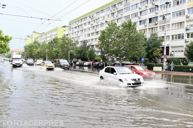 Cod portocaliu și galben de inundații în 28 județe din țară