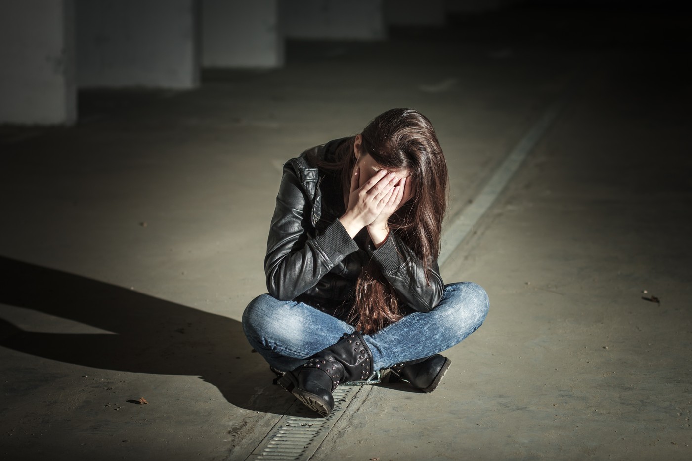 De ce reținem mai ușor experiențele negative și criticile decât laudele sau momentele frumoase? Psihologul Radu Leca, despre memoria ca sistem de alarmă