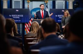 JD Vance califică mesajele rasiste și sexiste trimise pe un grup de discuții al republicanilor drept indiscreții tinerești: ”Realitatea e că adolescenții fac lucruri stupide, în special băieții tineri”