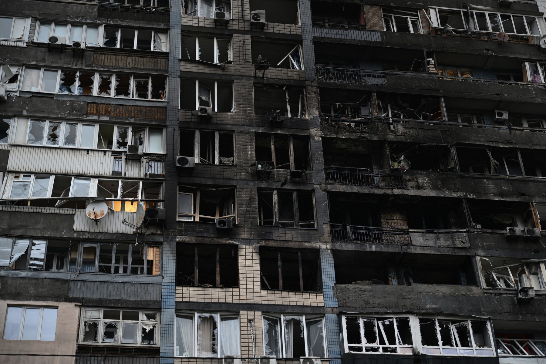 Cel puțin patru persoane, printre care și copii, au murit în urma unui atac rus în apropiere de Harkov