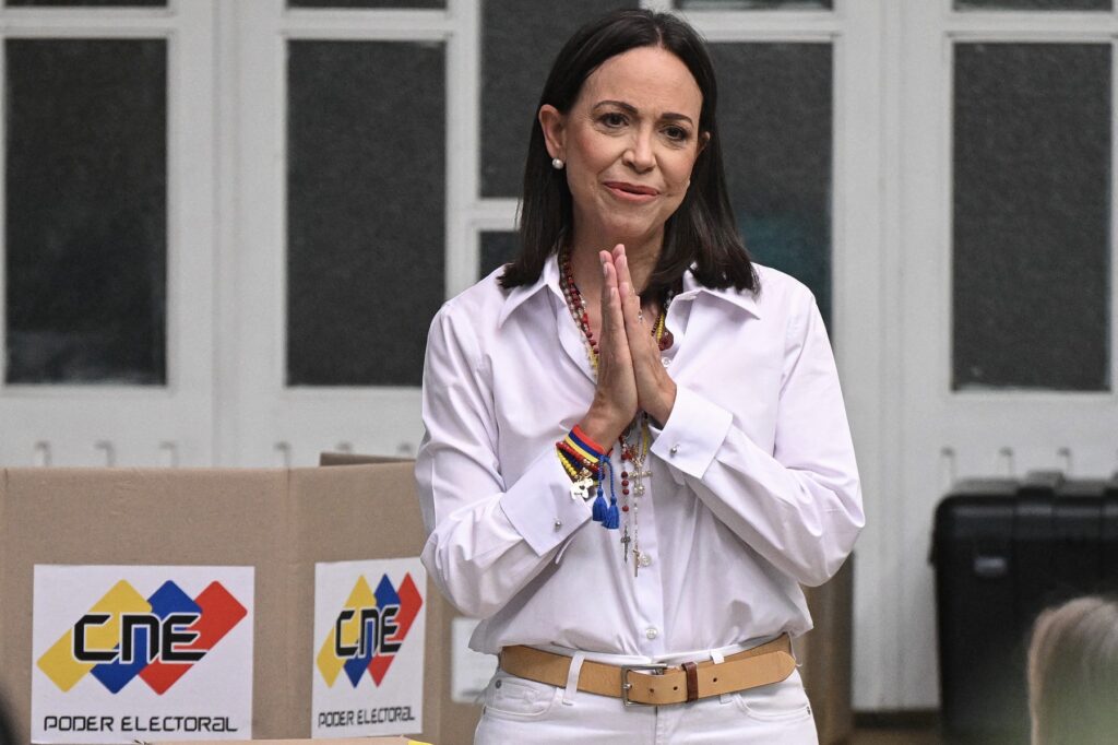 Maria Corina Machado şi Delcy Rodriguez, doi lideri care luptă pentru viitorul Venezuelei și pentru favorurile lui Trump