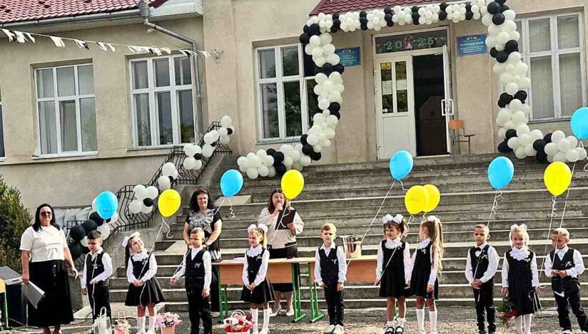 Școală românească din Ucraina / Facebook, Zorile Bucovinei