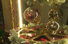 Licitație la Festivalul Brazilor de Crăciun pentru susținerea copiilor din medii vulnerabile. TVR participă cu „Bradul celor 70 de ierni de lumină”